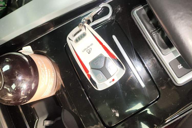 Used Audi A4L 2022 40 TFSI Luxury Dynamic Model Vehicle Key
