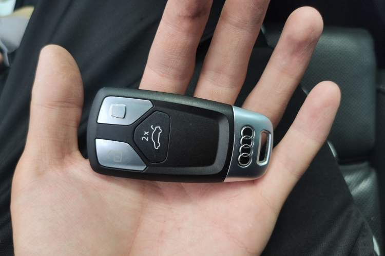 Used Audi A4L 2022 40 TFSI Fashion Dynamic Model Vehicle Key