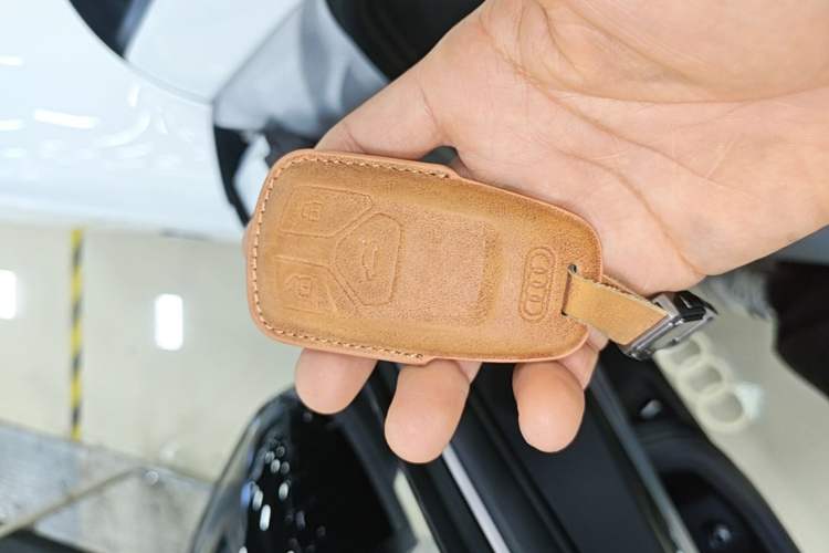 Used Audi A4L 2022 40 TFSI Luxury Dynamic Model Vehicle Key