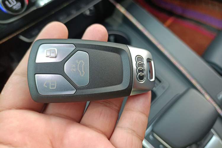 Used Audi A4L 2022 40 TFSI Luxury Dynamic Model Vehicle Key