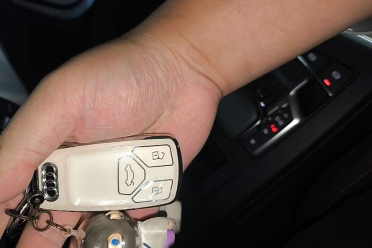 Used Audi A4L 2022 40 TFSI Fashion Dynamic Model Vehicle Key
