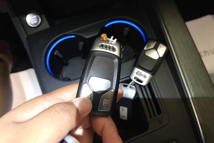 Used Audi A4L 2022 40 TFSI Stylish and Elegant Edition Vehicle Key