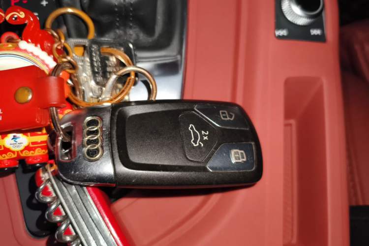 Used Audi A4L 2022 40 TFSI Luxury Dynamic Model Vehicle Key
