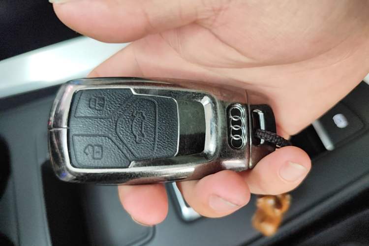 Used Audi A4L 2022 40 TFSI Fashion Dynamic Model Vehicle Key