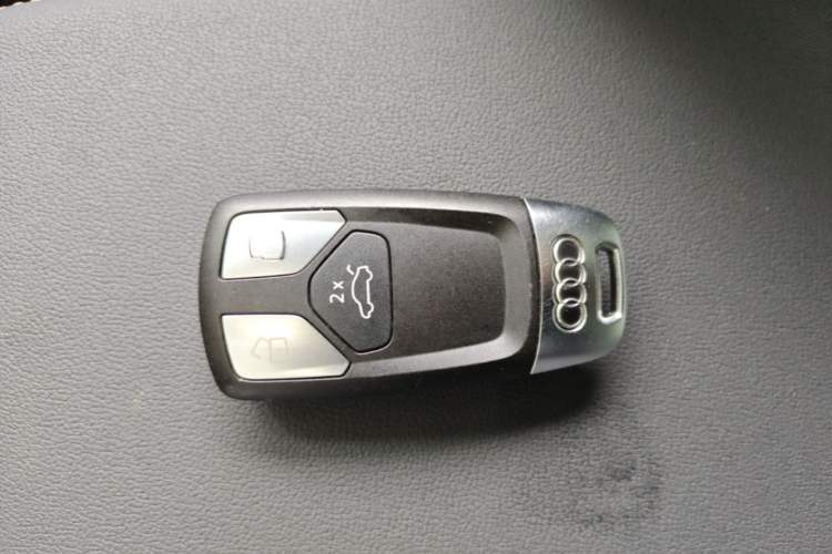 Used Audi A4L 2022 40 TFSI Fashion Dynamic Model Vehicle Key