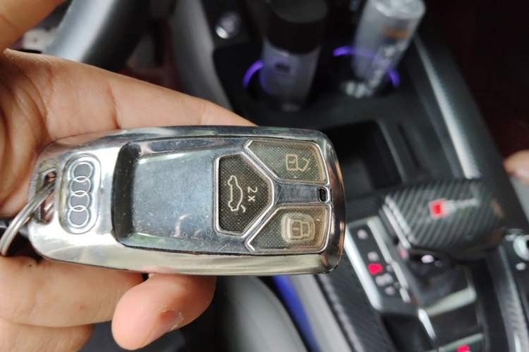 Used Audi A4L 2022 40 TFSI Luxury Dynamic Model Vehicle Key