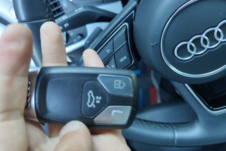 Used Audi A4L 2022 40 TFSI Fashion Dynamic Model Vehicle Key