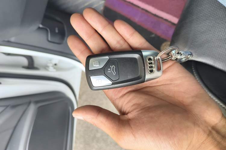 Used Audi A4L 2022 40 TFSI Fashion Dynamic Model Vehicle Key