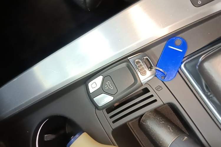 Used Audi A4L 2022 40 TFSI Fashion Dynamic Model Vehicle Key