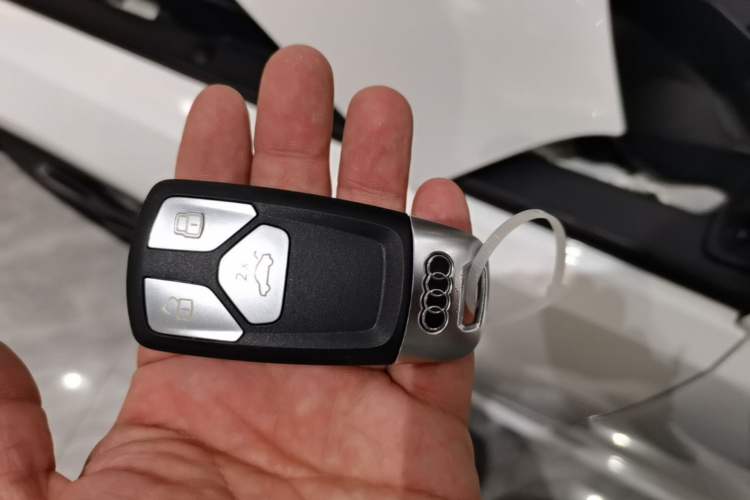 Used Audi A4L 2022 40 TFSI Luxury Prestige Edition Vehicle Key