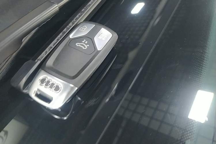 Used Audi A4L 2022 40 TFSI Fashion Dynamic Model Vehicle Key