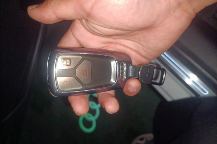 Used Audi A4L 2022 40 TFSI Luxury Dynamic Model Vehicle Key