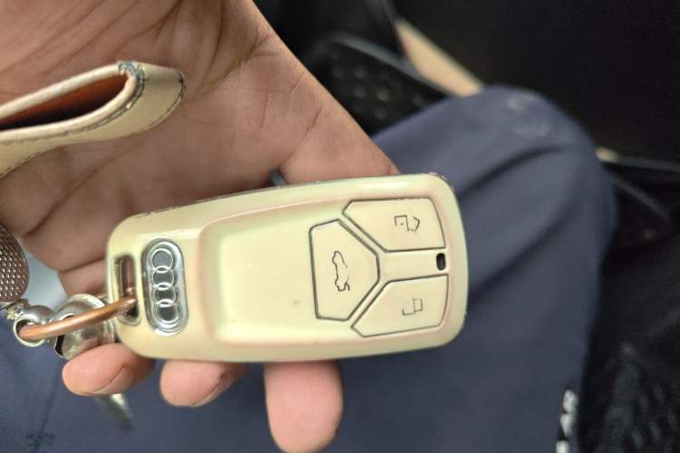 Used Audi A4L 2022 40 TFSI Fashion Dynamic Model Vehicle Key