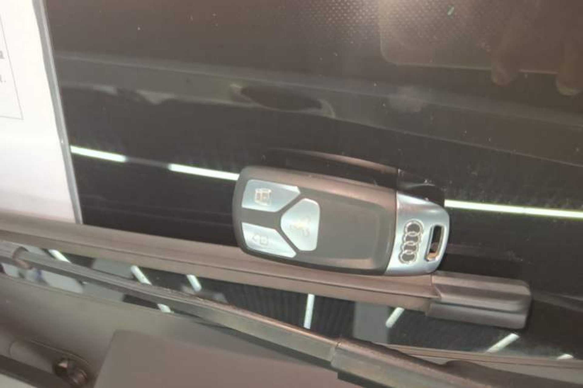 Used Audi A4L 2022 40 TFSI Luxury Dynamic Model Vehicle Key