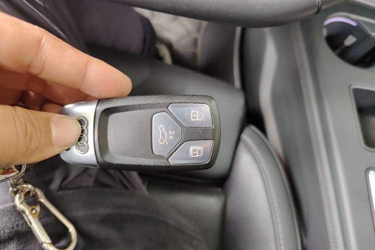 Used Audi A4L 2022 40 TFSI Luxury Dynamic Model Vehicle Key