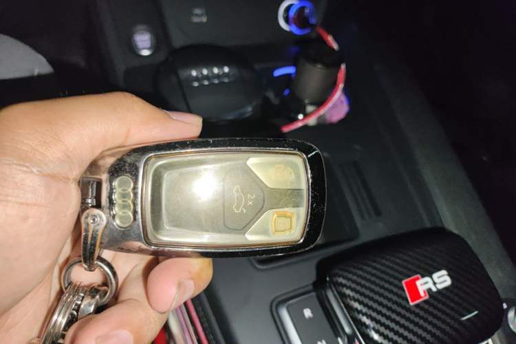 Used Audi A4L 2022 40 TFSI Stylish and Elegant Edition Vehicle Key