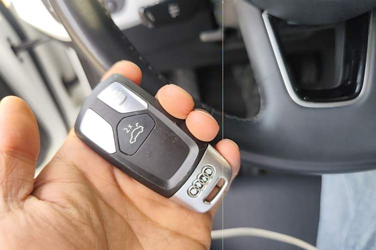 Used Audi A4L 2022 40 TFSI Fashion Dynamic Model Vehicle Key