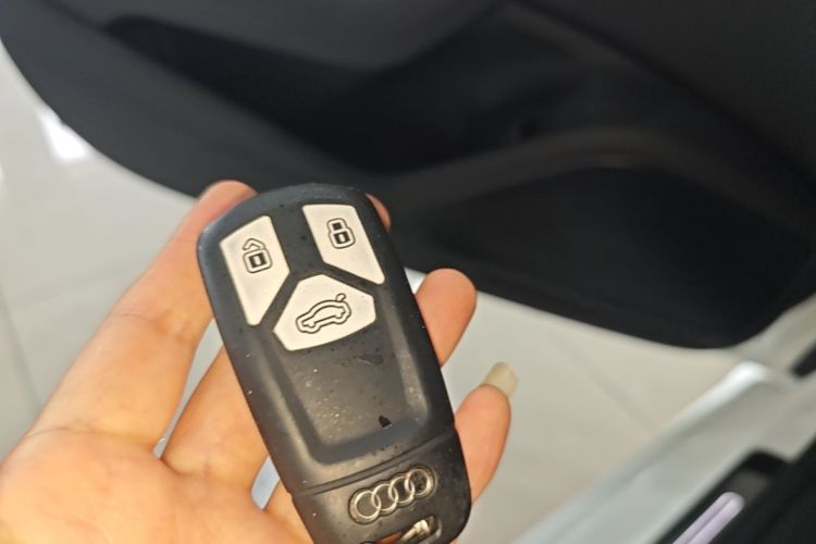 Used Audi A4L 2022 40 TFSI Fashion Dynamic Model Vehicle Key
