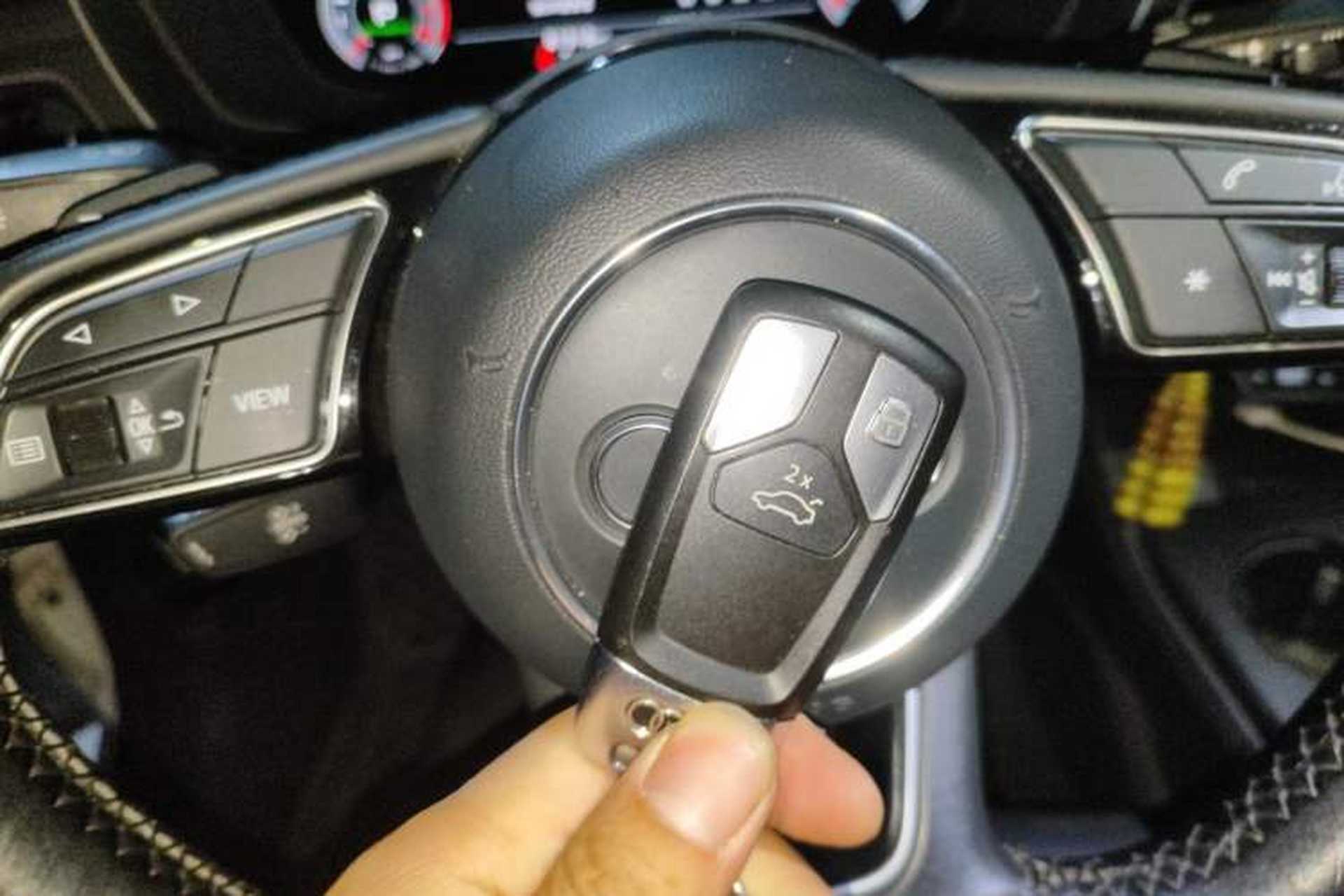 Used Audi A4L 2022 40 TFSI Luxury Dynamic Model Vehicle Key