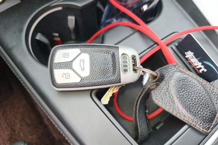 Used Audi A4L 2022 40 TFSI Luxury Dynamic Model Vehicle Key