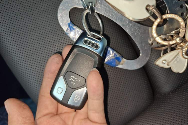 Used Audi A4L 2022 40 TFSI Fashion Dynamic Model Vehicle Key