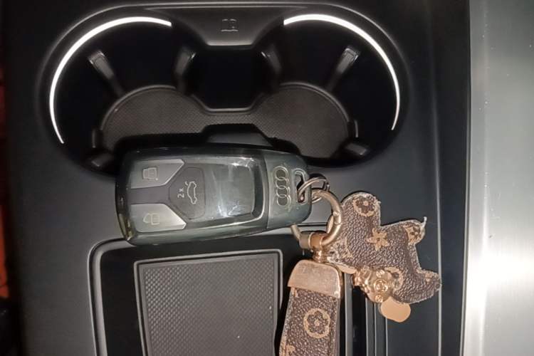 Used Audi A4L 2022 40 TFSI Fashion Dynamic Model Vehicle Key