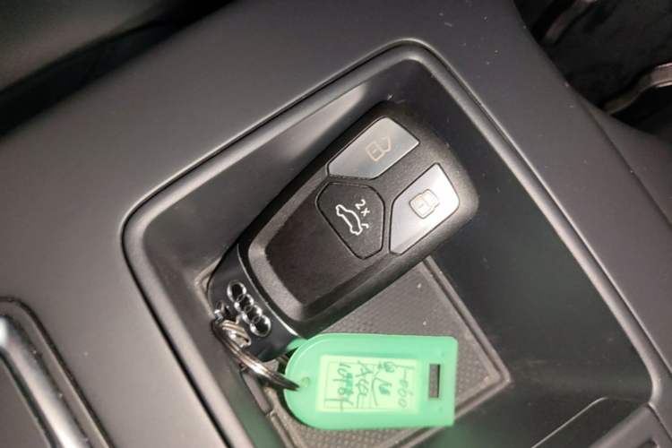 Used Audi A4L 2022 40 TFSI Luxury Prestige Edition Vehicle Key