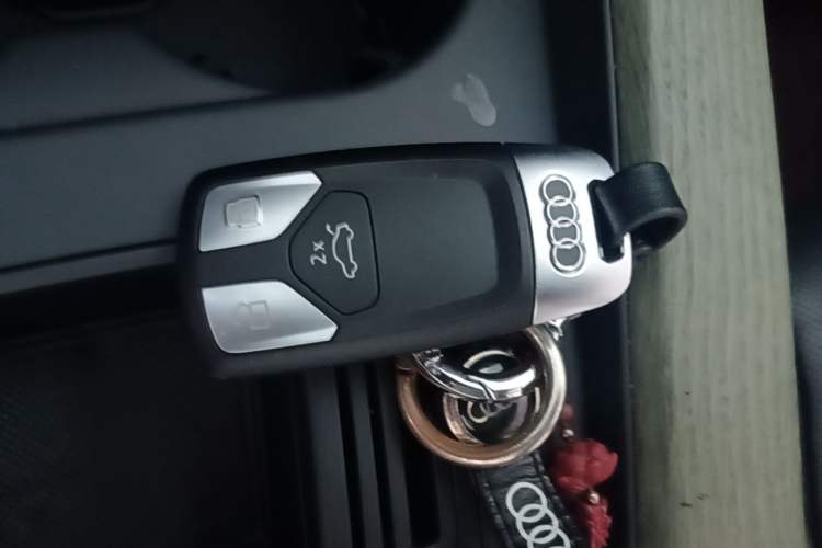Used Audi A4L 2022 40 TFSI Fashion Dynamic Model Vehicle Key