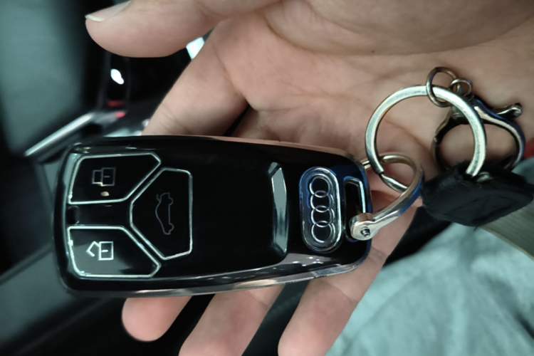 Used Audi A4L 2022 40 TFSI Fashion Dynamic Model Vehicle Key