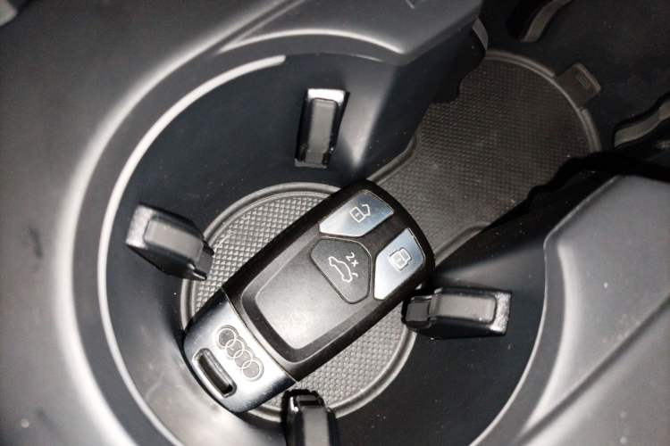 Used Audi A4L 2022 40 TFSI Fashion Dynamic Model Vehicle Key