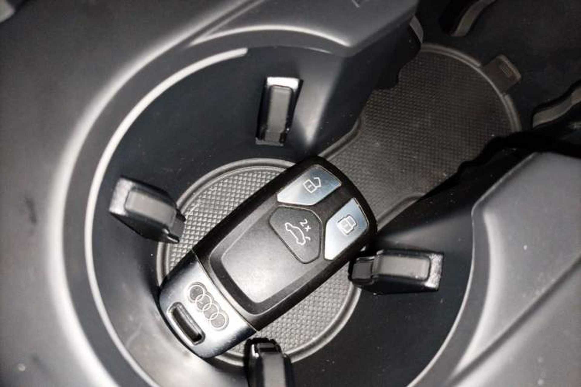 Used Audi A4L 2022 40 TFSI Fashion Dynamic Model Vehicle Key
