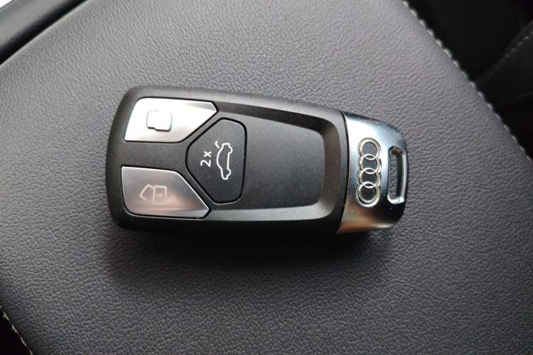 Used Audi A4L 2022 40 TFSI Fashion Dynamic Model Vehicle Key