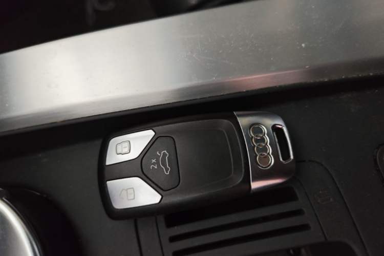 Used Audi A4L 2022 40 TFSI Fashion Dynamic Model Vehicle Key