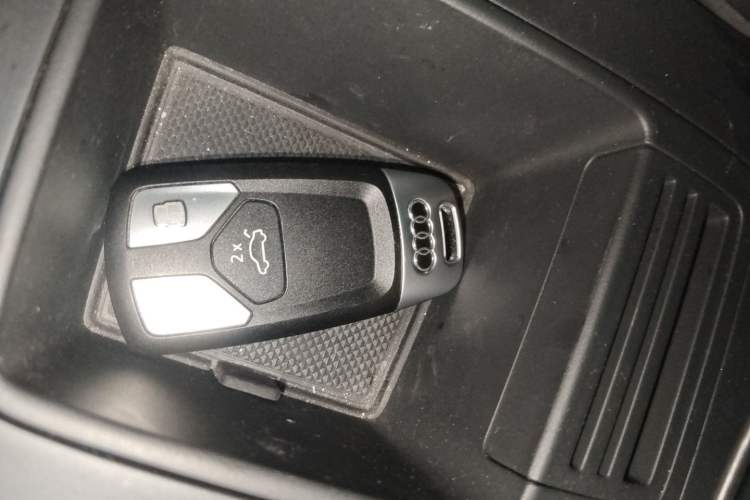 Used Audi A4L 2022 40 TFSI Fashion Dynamic Model Vehicle Key