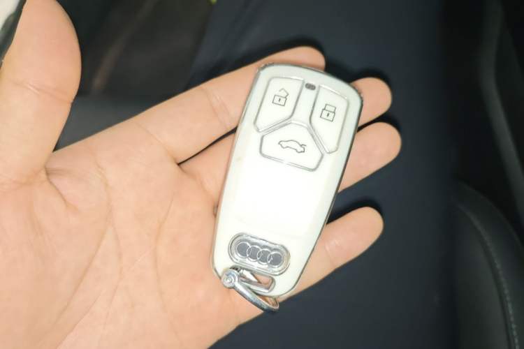 Used Audi A4L 2022 40 TFSI Fashion Dynamic Model Vehicle Key