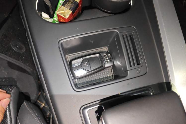 Used Audi A4L 2022 40 TFSI Fashion Dynamic Model Vehicle Key