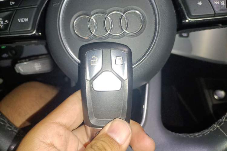 Used Audi A4L 2022 40 TFSI Luxury Dynamic Model Vehicle Key
