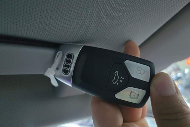 Used Audi A4L 2022 40 TFSI Fashion Dynamic Model Vehicle Key