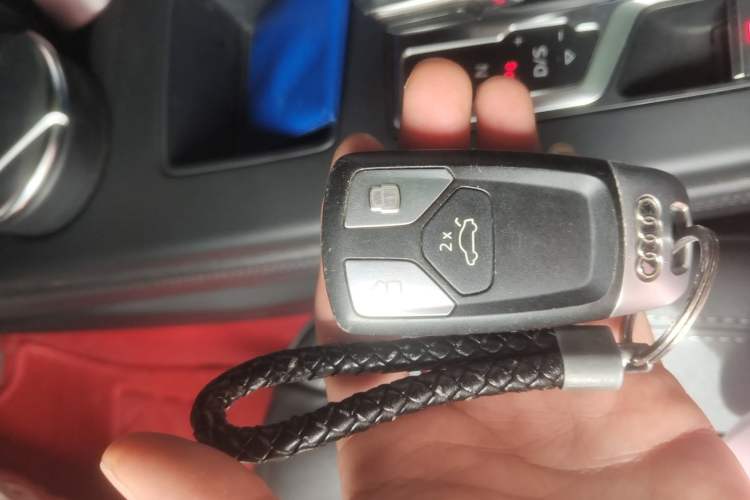 Used Audi A4L 2022 40 TFSI Luxury Prestige Edition Vehicle Key