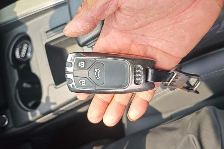 Used Audi A4L 2022 40 TFSI Luxury Prestige Edition Vehicle Key