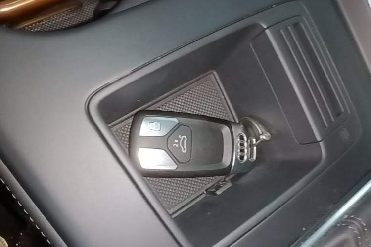 Used Audi A4L 2022 40 TFSI Luxury Dynamic Model Vehicle Key