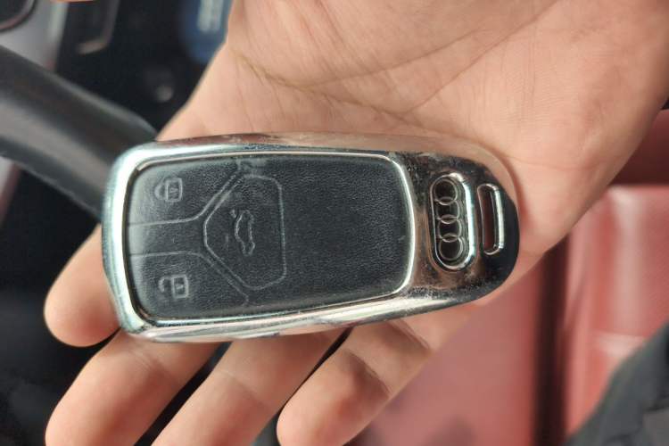 Used Audi A4L 2022 40 TFSI Luxury Dynamic Model Vehicle Key