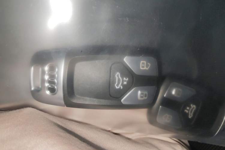 Used Audi A4L 2022 40 TFSI Fashion Dynamic Model Vehicle Key