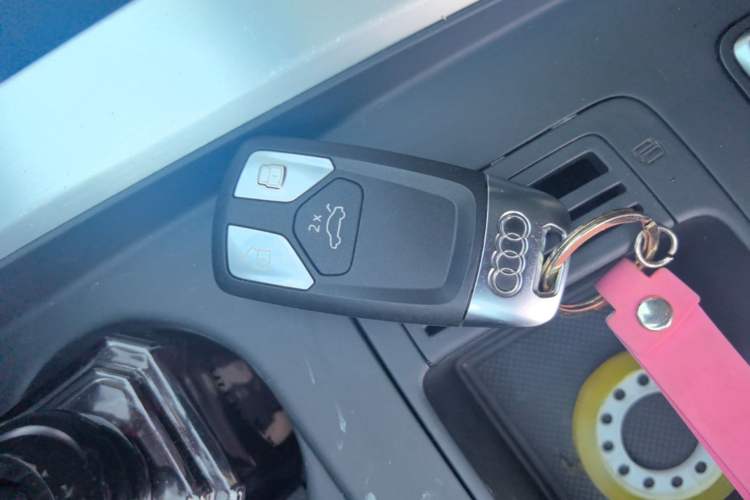 Used Audi A4L 2022 40 TFSI Fashion Dynamic Model Vehicle Key