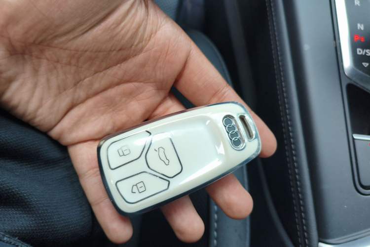 Used Audi A4L 2022 40 TFSI Luxury Dynamic Model Vehicle Key