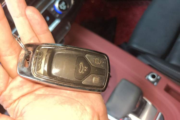 Used Audi A4L 2022 40 TFSI Luxury Dynamic Model Vehicle Key
