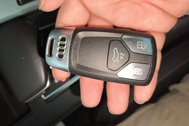 Used Audi A4L 2022 40 TFSI Fashion Dynamic Model Vehicle Key