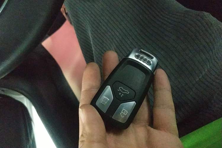 Used Audi A4L 2022 40 TFSI Stylish and Elegant Edition Vehicle Key