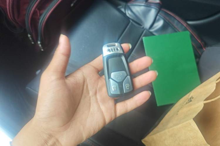 Used Audi A4L 2022 40 TFSI Luxury Dynamic Model Vehicle Key