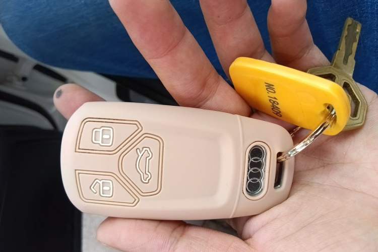Used Audi A4L 2022 40 TFSI Luxury Dynamic Model Vehicle Key